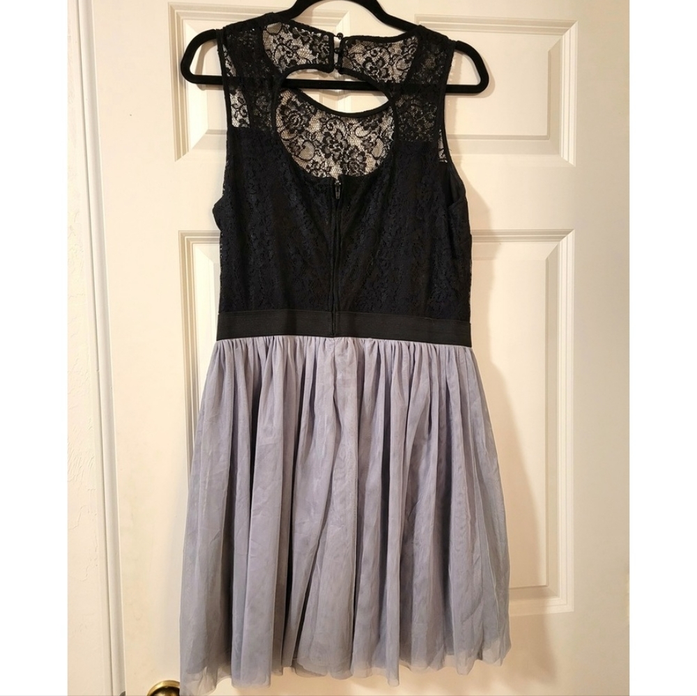 Studio Y Lace and Tulle Dress Size 13/14 - Picture 2 of 4